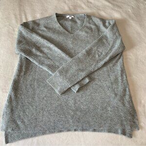 Uniqlo Grey Vneck Ribbed Sweater Size L